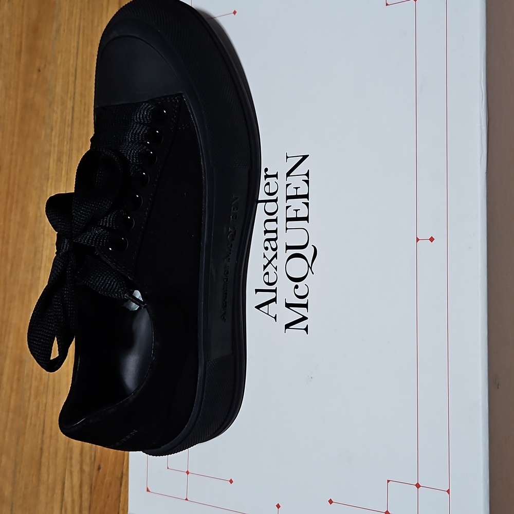 Alexander McQueen LNIB Sneakers